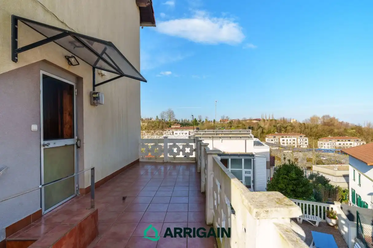 Terrassa de Pis en venda en Donostia - San Sebastián  amb Calefacció, Jardí privat i Terrassa