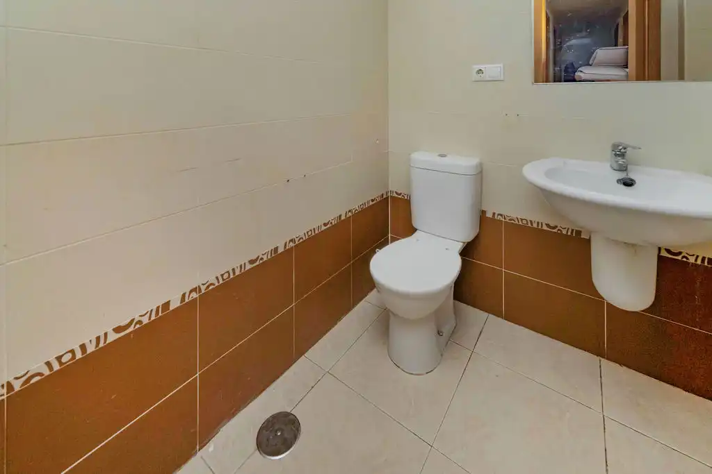 Baño de Piso en venta en Alicante / Alacant con Aire acondicionado