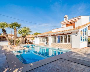 Vista exterior de Casa o xalet en venda en Benidorm amb Aire condicionat, Calefacció i Jardí privat