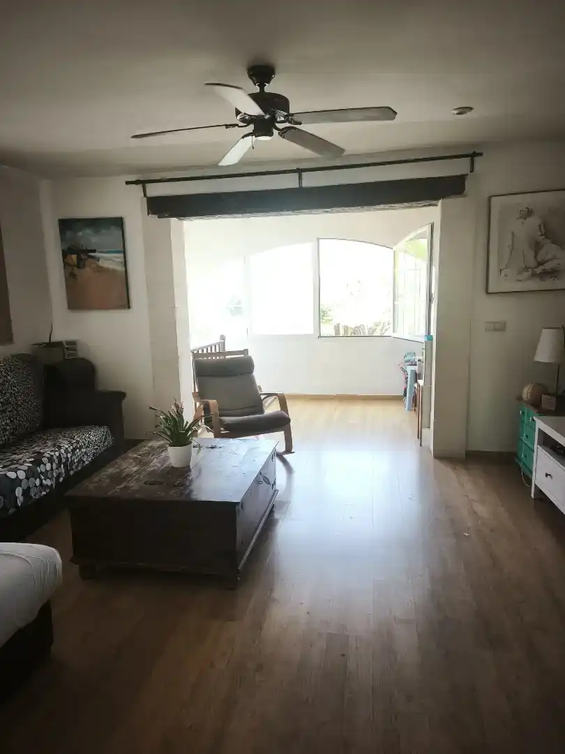 Sala d'estar de Casa adosada en venda en Ciutadella de Menorca amb Aire condicionat i Balcó