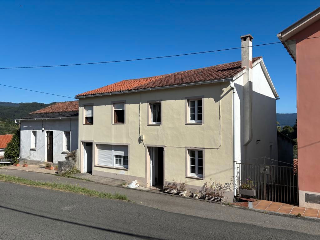 Exterior view of Single-family semi-detached for sale in Ortigueira  with Private garden, Parquet flooring and Furnished