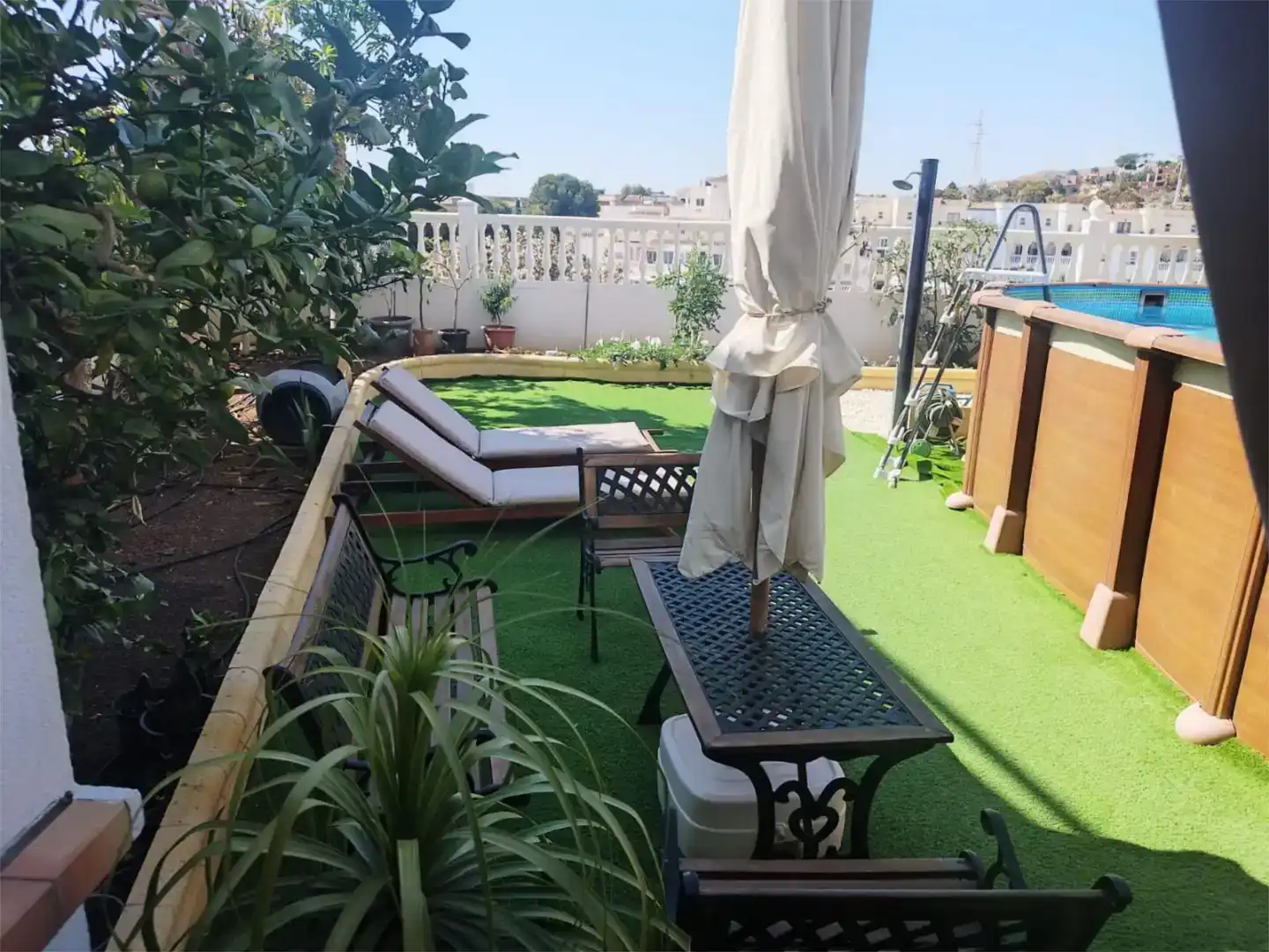 Terrassa de Casa adosada en venda en Huércal de Almería amb Aire condicionat, Piscina i Balcó