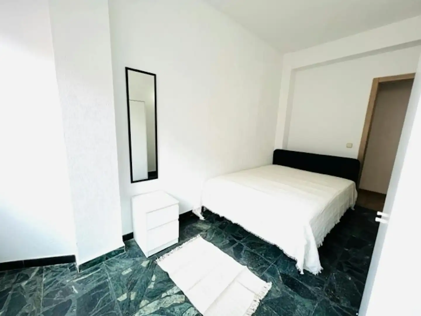 Habitación de Piso para compartir en Alcobendas con Calefacción y Lavadora