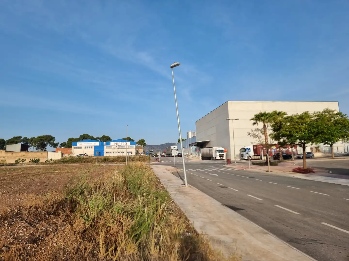 Außenansicht von Fabrik Grundstücke zum Verkauf in Aspe