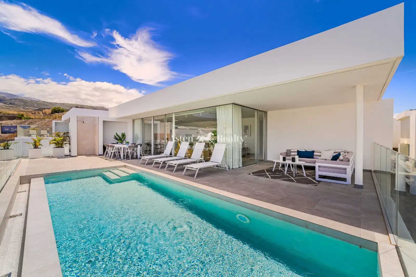 Piscina de Casa o chalet en venta en Adeje con Aire acondicionado, Calefacción y Jardín privado