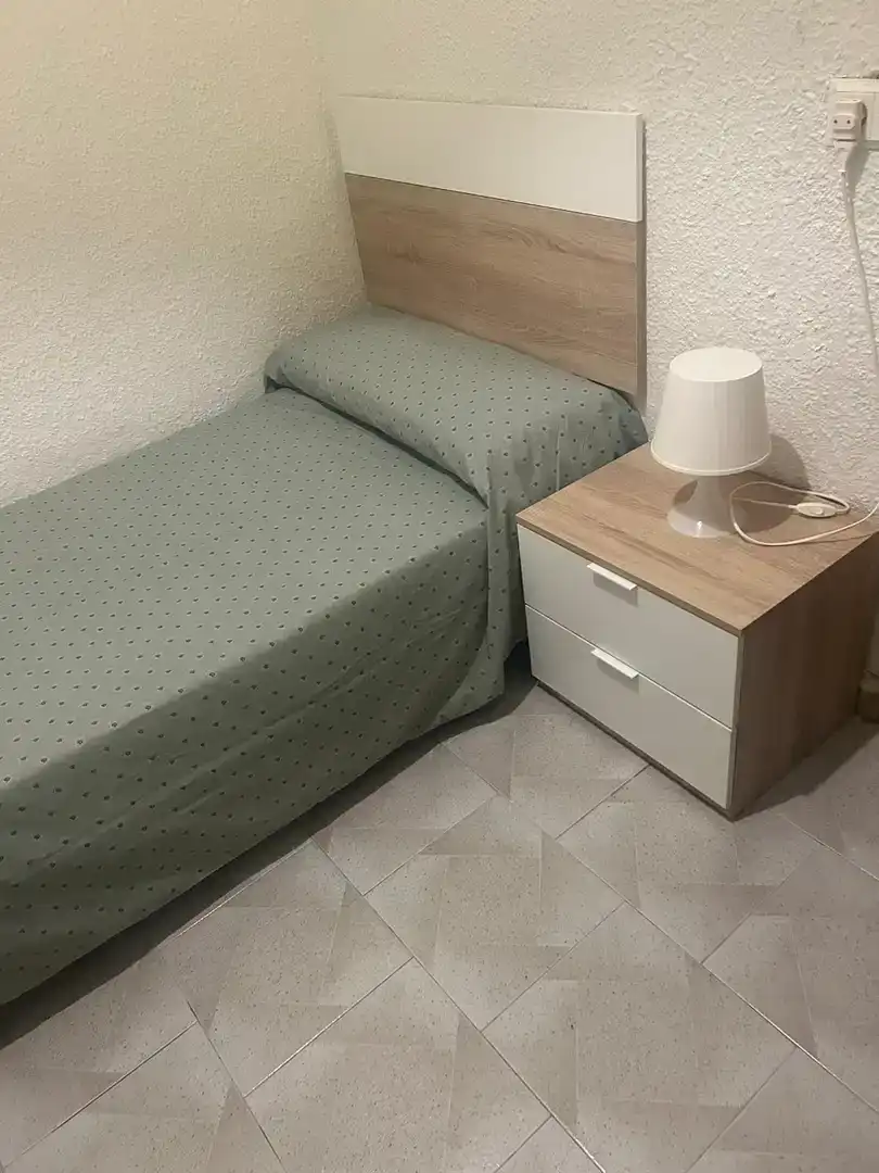 Schlafzimmer von Erdgeschoss zur Miete in Valencia mit Klimaanlage und Möbliert