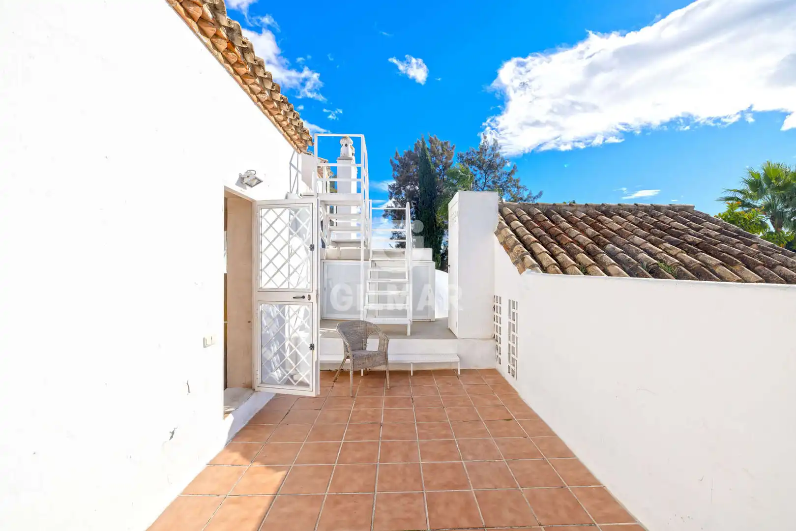 Außenansicht von Maisonette zum Verkauf in Estepona mit Heizung, Abstellraum und Balkon