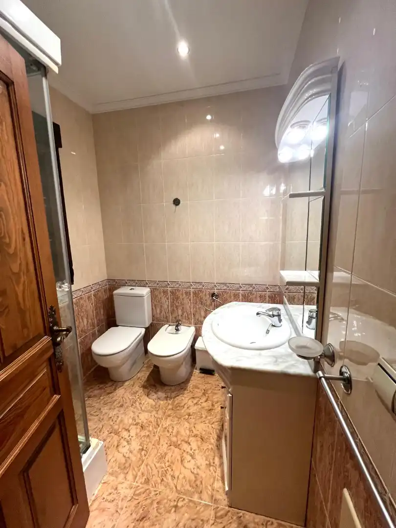 Baño de Casa o chalet en venta en Cuéllar con Calefacción, Jardín privado y Terraza