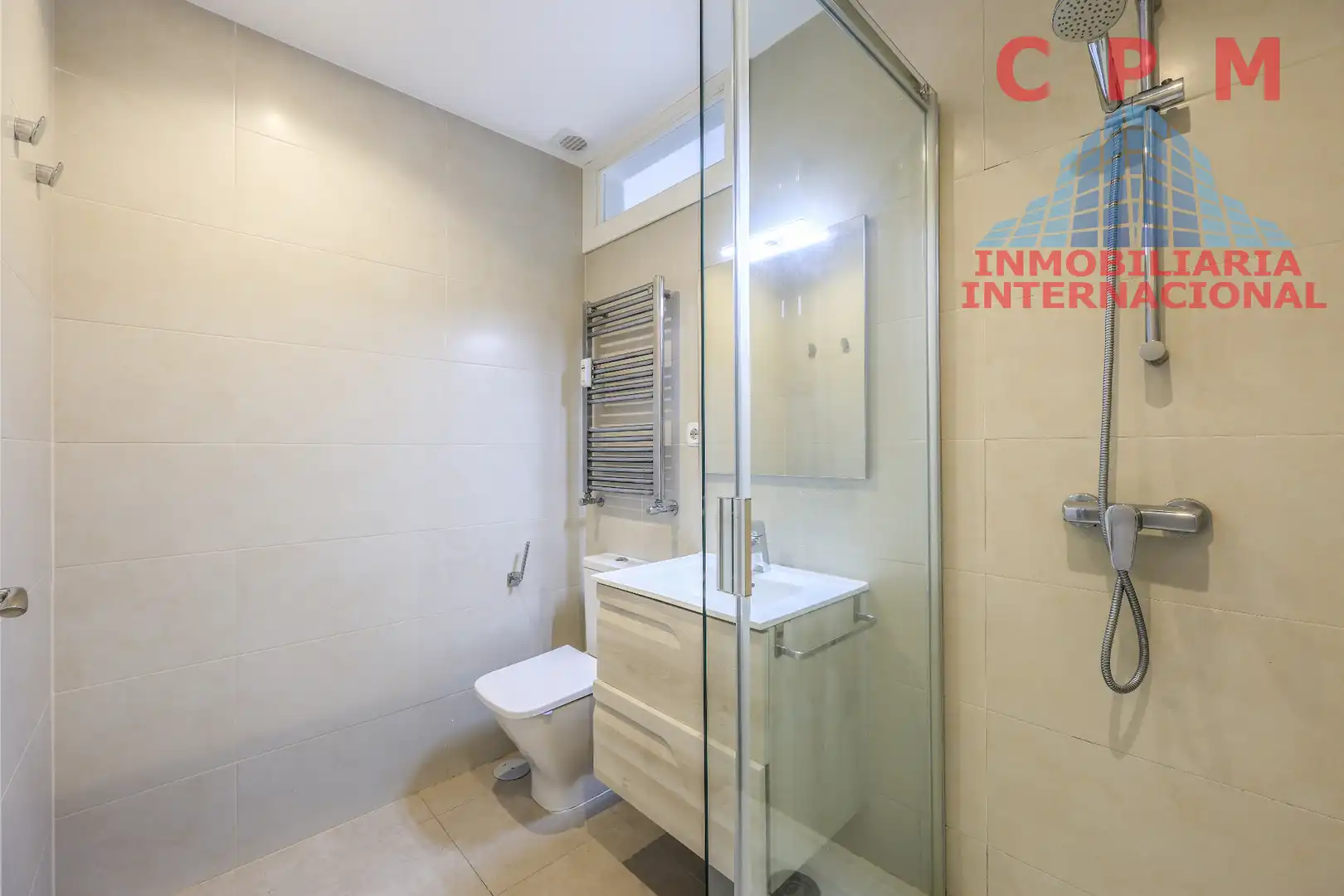 Badezimmer von Wohnung zur Miete in Madrid mit Klimaanlage, Heizung und Parkett