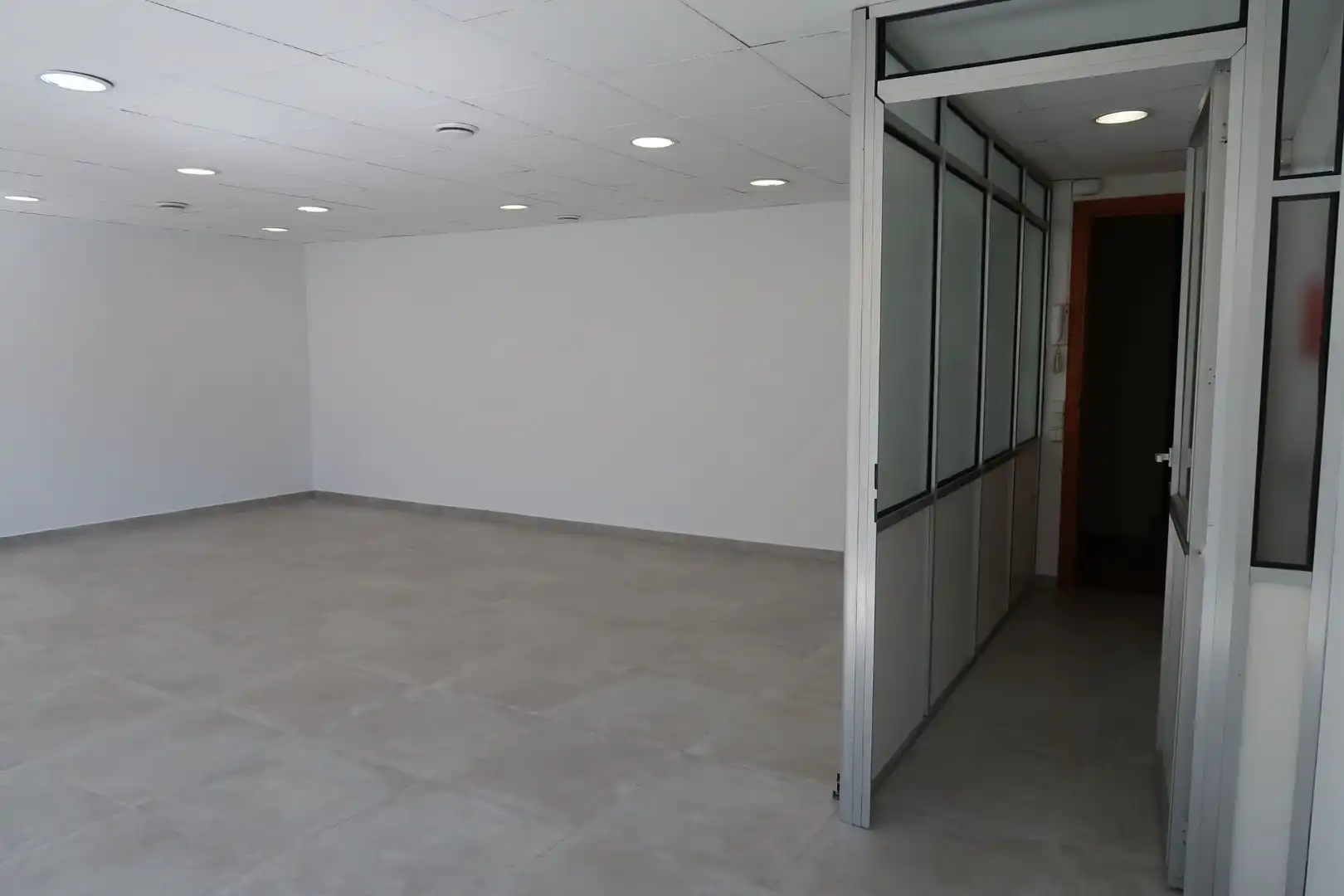 Business premises to rent in Major
