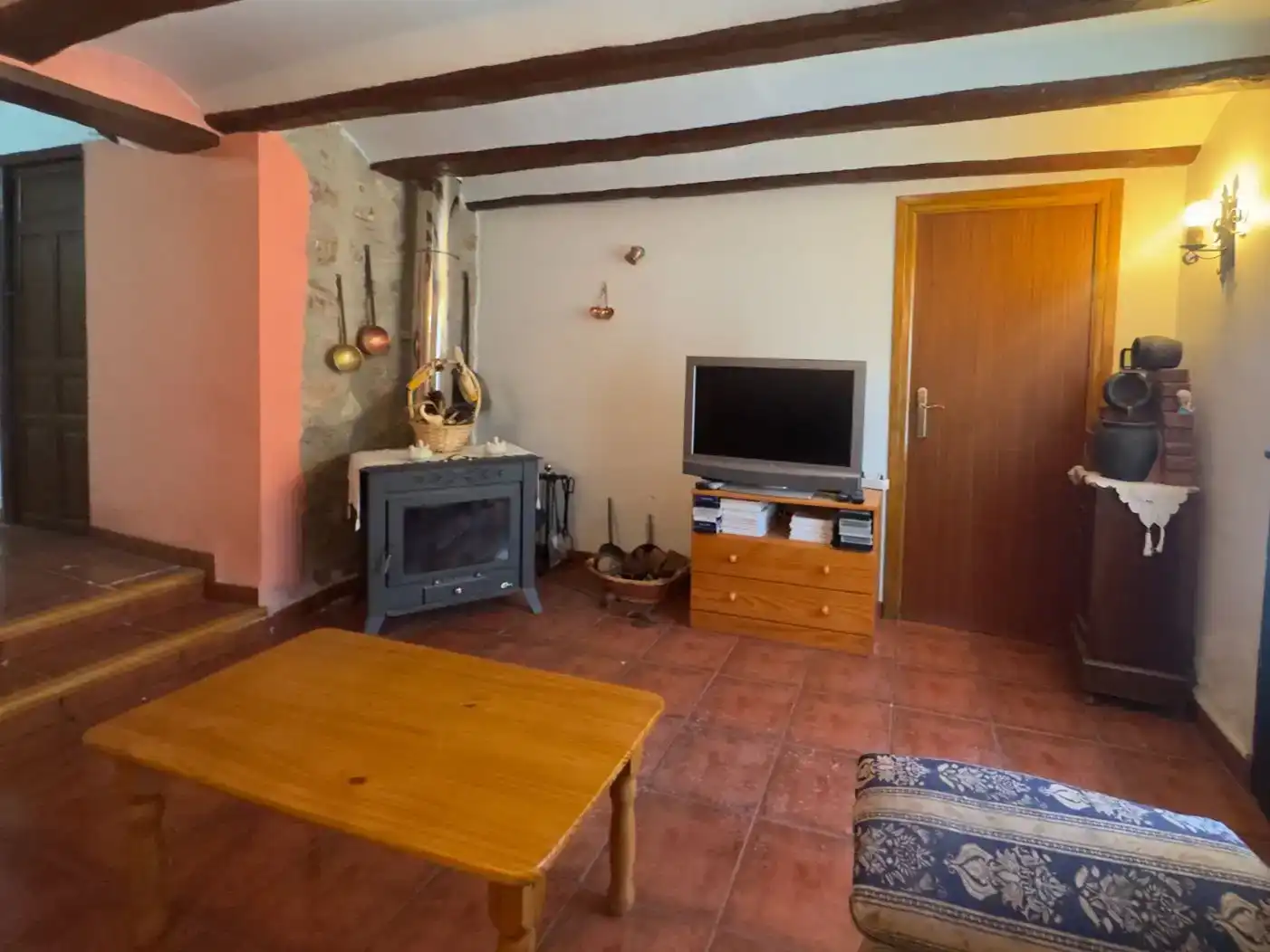 Sala d'estar de Pis en venda en Gea de Albarracín amb Traster i Moblat