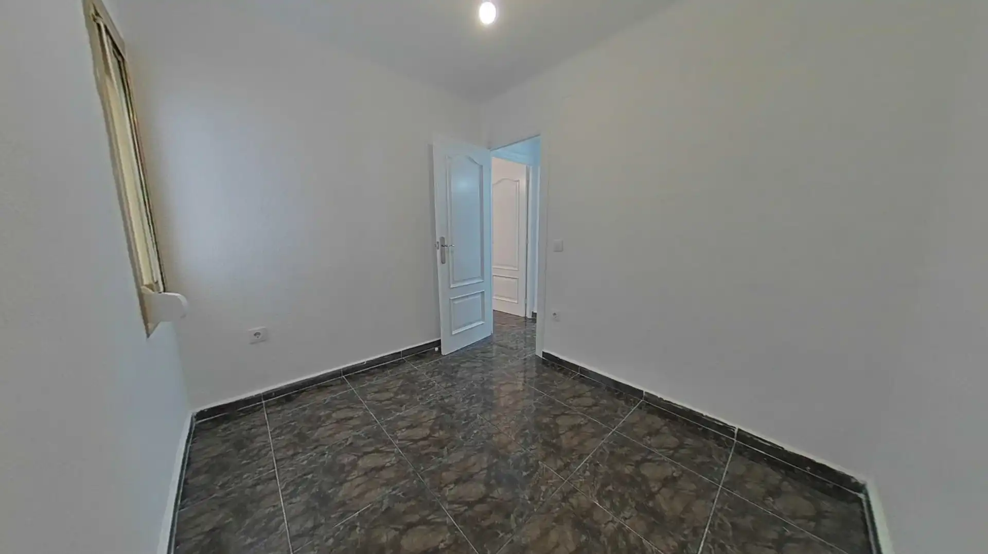 Piso en venta en L'Hospitalet de Llobregat con Calefacción y Amueblado
