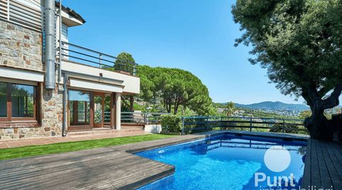 Exclusiva casa independiente con piscina y vistas panorámicas al mar