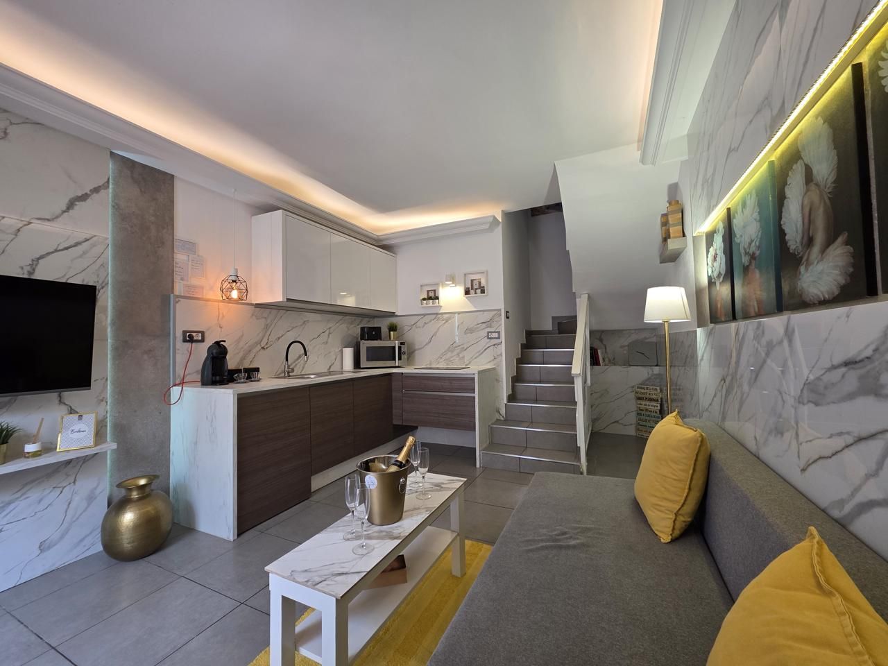 Kitchen of Duplex for sale in San Bartolomé de Tirajana  with Air Conditioner, Terrace and Storage room