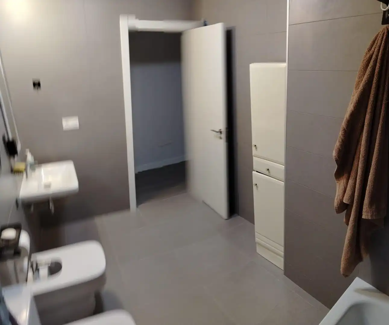 Baño de Piso de alquiler en Almería con Terraza, Amueblado y Piscina comunitaria
