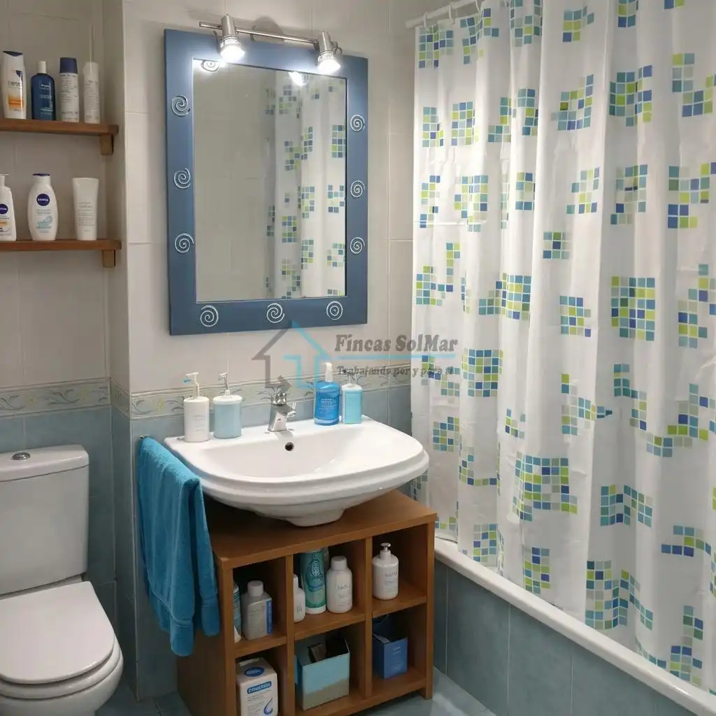 Baño de Apartamento en venta en Castellón de la Plana / Castelló de la Plana con Aire acondicionado, Calefacción y Trastero