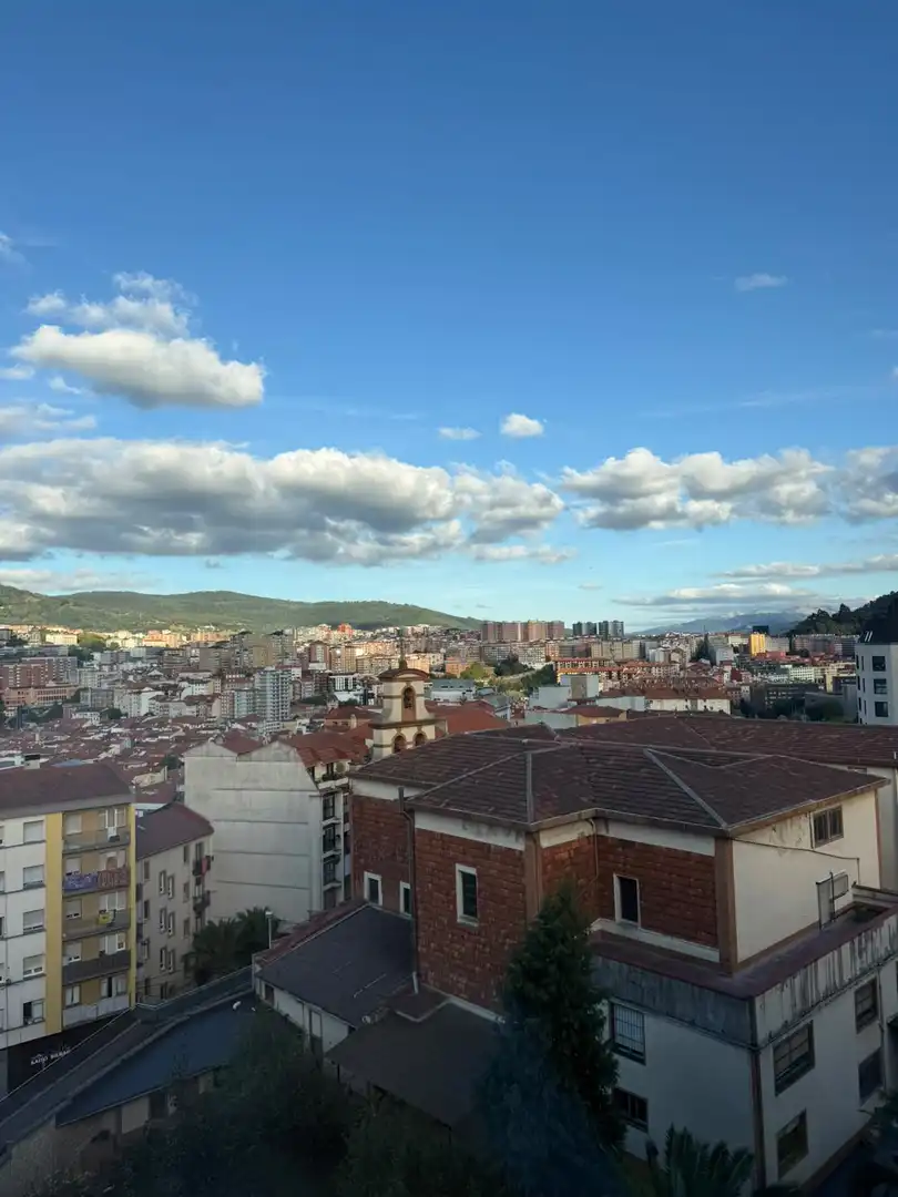 Dúplex con ascensor en venta en Ibaiondo, imagen 2