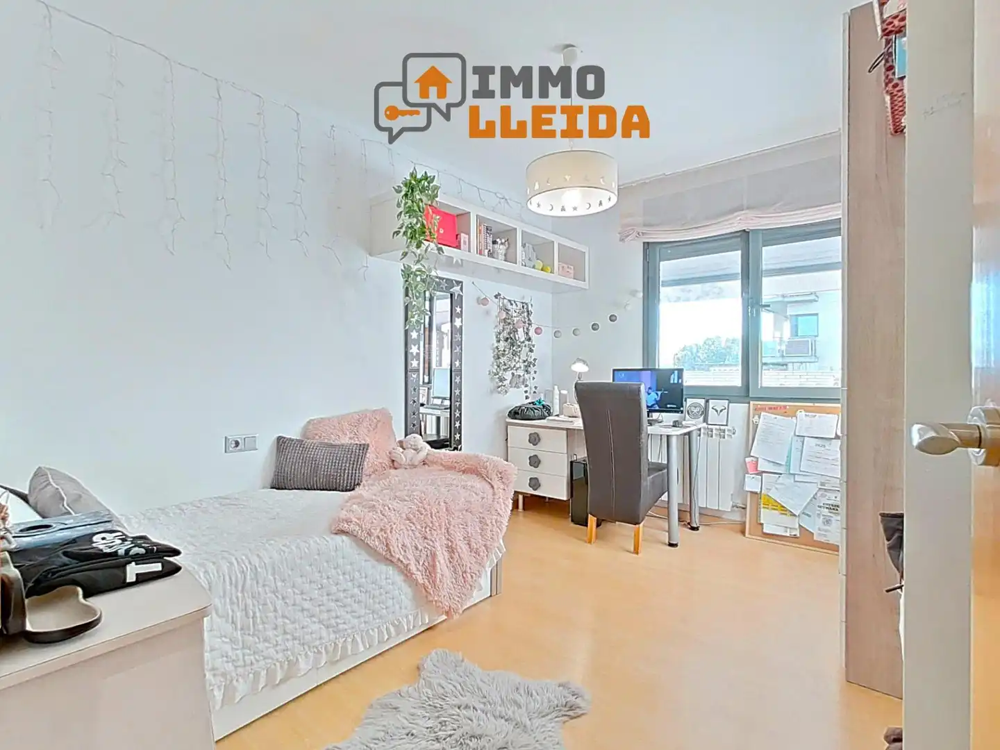 Schlafzimmer von Wohnung zum Verkauf in Lleida mit Klimaanlage, Heizung und Privatgarten