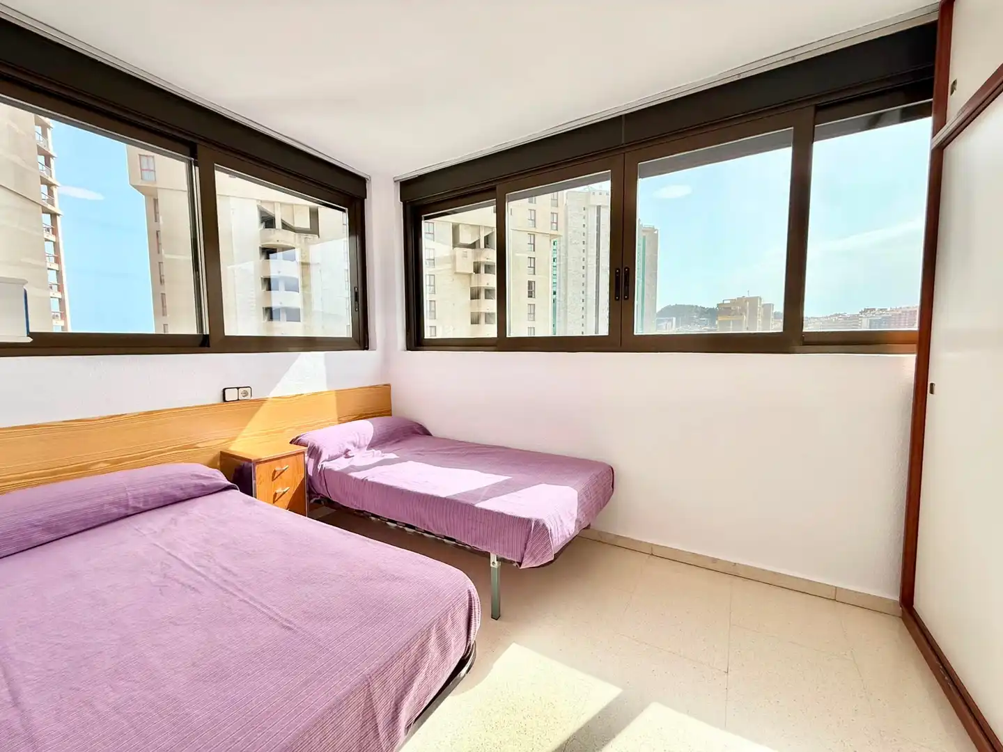 Dormitori de Apartament de lloguer en Finestrat amb Aire condicionat, Calefacció i Piscina
