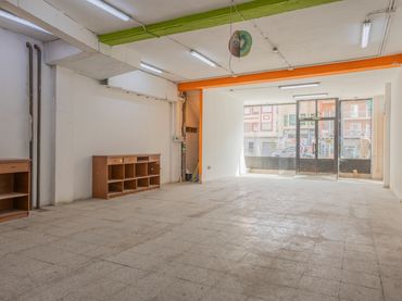Local comercial en venda a Calle Puebla de Sanabria 1