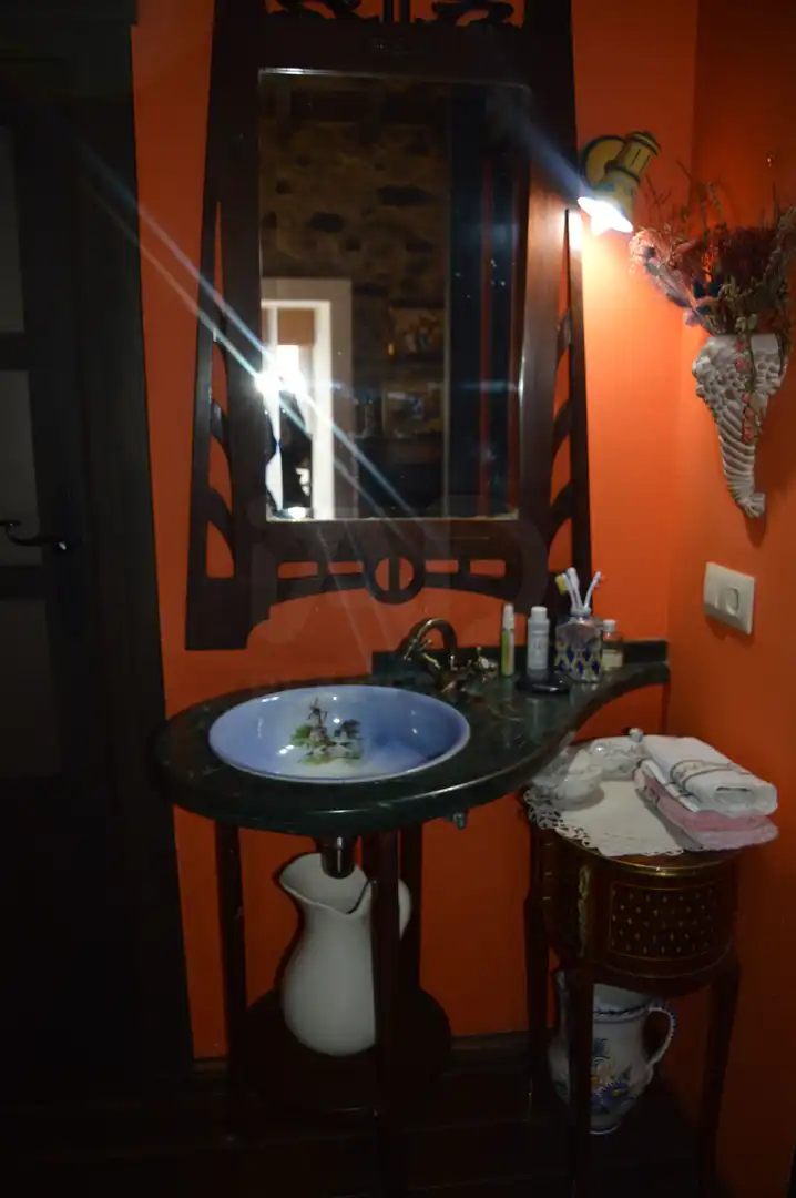 Bany de Finca rústica en venda en Piedrabuena amb Aire condicionat, Calefacció i Terrassa