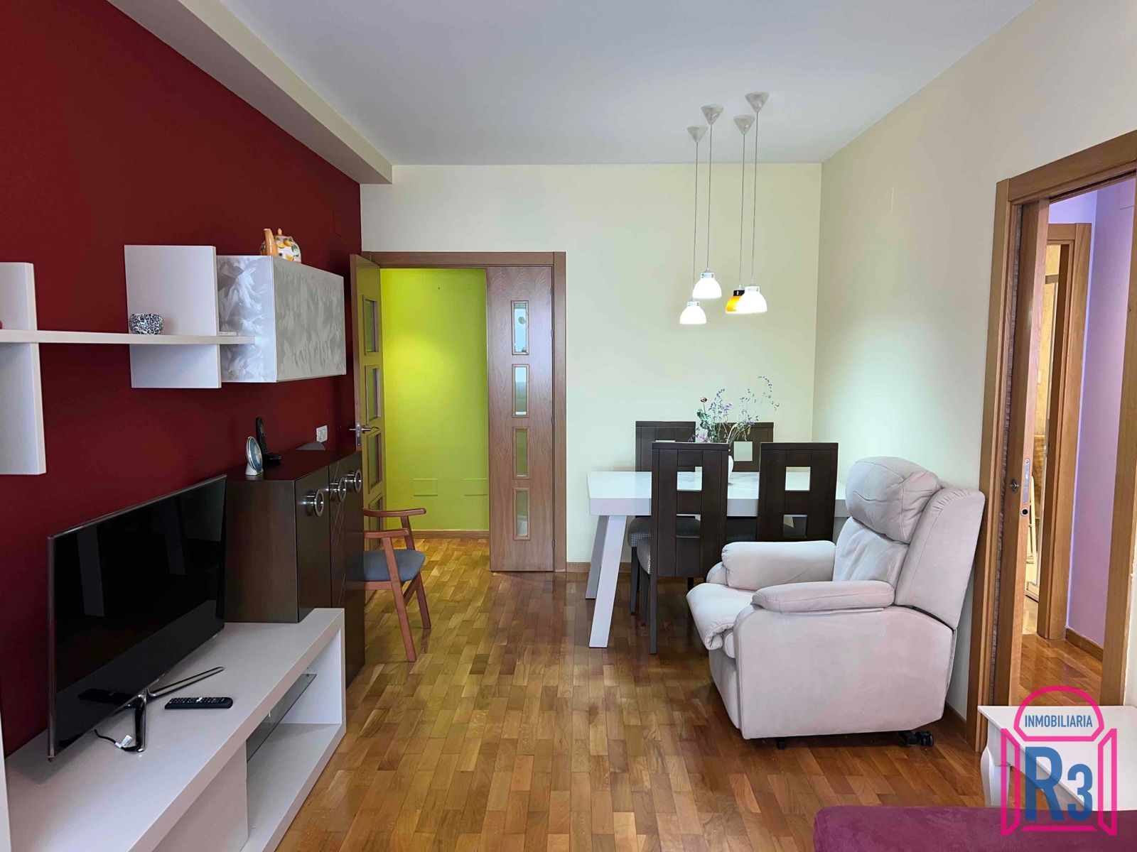 Sala d'estar de Apartament de lloguer en León Capital  amb Calefacció, Terrassa i Moblat