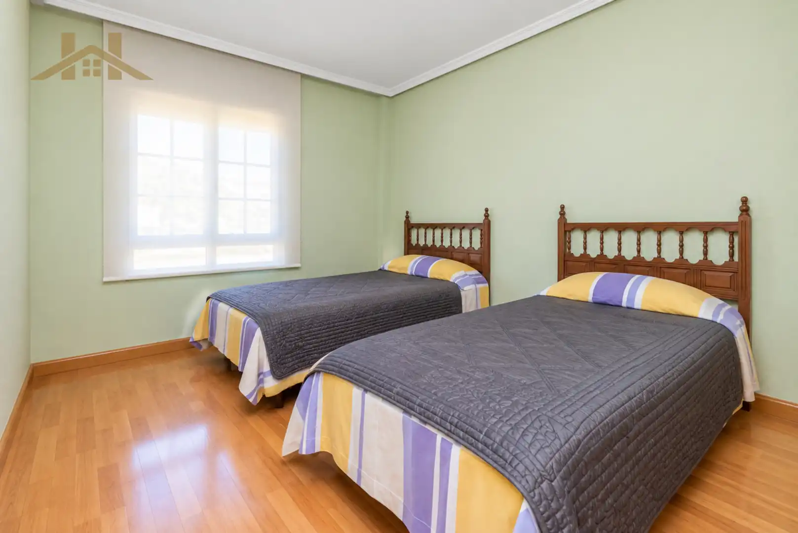 Habitación de Casa adosada en venta en Majadahonda con Aire acondicionado, Calefacción y Jardín privado