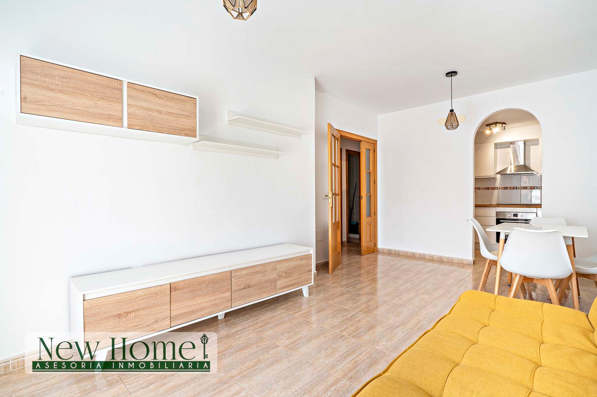 Habitación de Piso en venta en Roquetas de Mar con Amueblado y Balcón