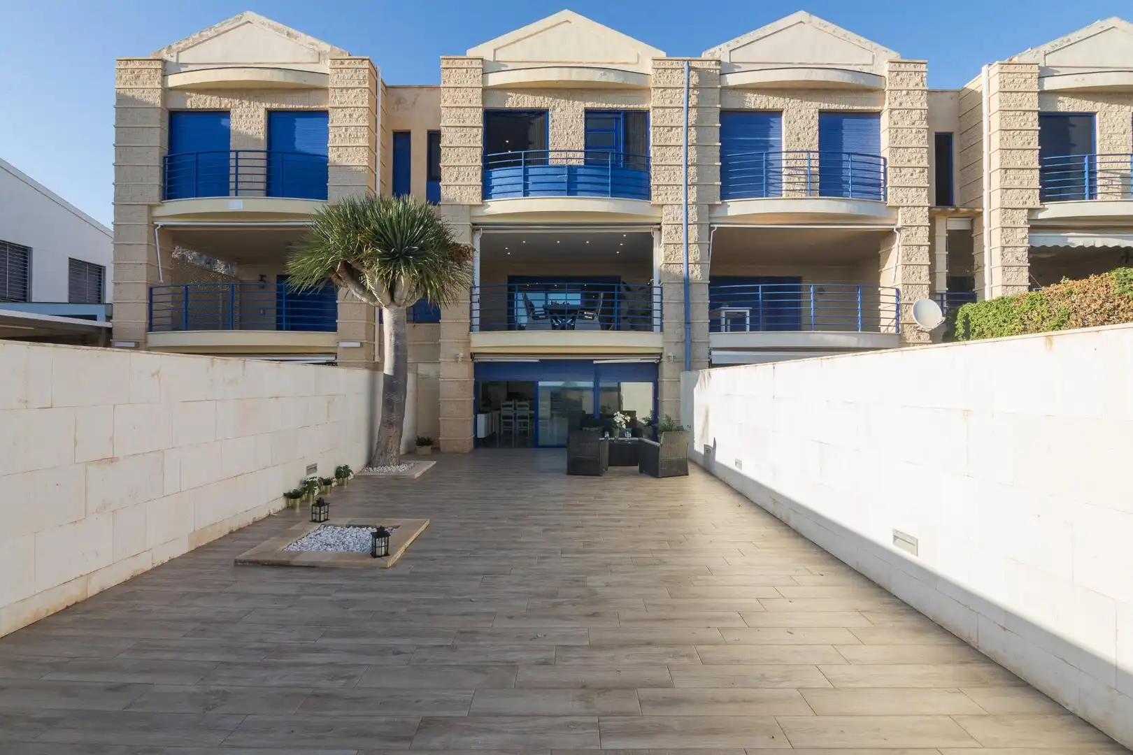 Vista exterior de Casa o chalet en venta en Santa Pola con Aire acondicionado, Calefacción y Jardín privado