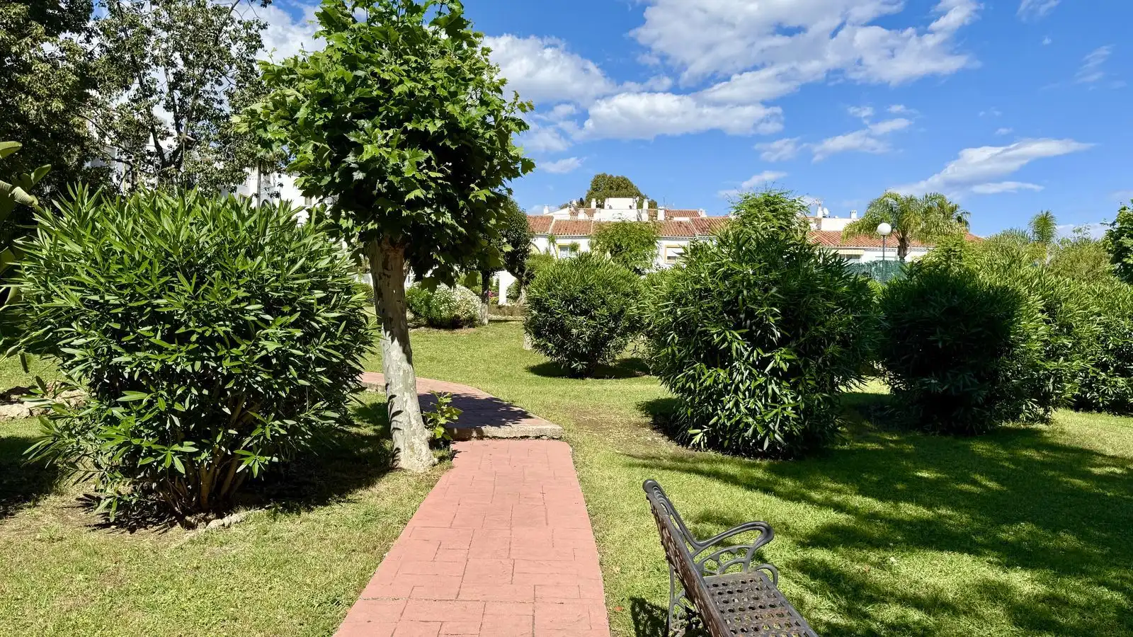 Jardí de Apartament en venda en Estepona amb Terrassa, Traster i Moblat