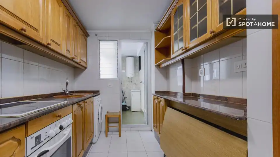 Cocina de Piso de alquiler en Valencia con Aire acondicionado, Calefacción y Amueblado