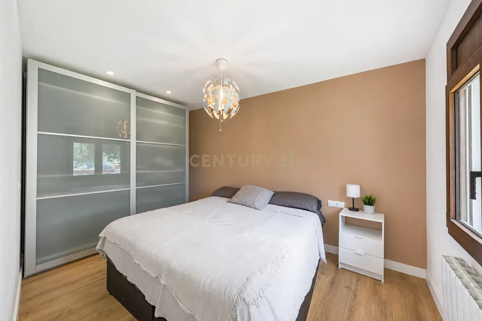 Dormitori de Casa o xalet en venda en Sant Cugat del Vallès amb Jardí privat i Traster