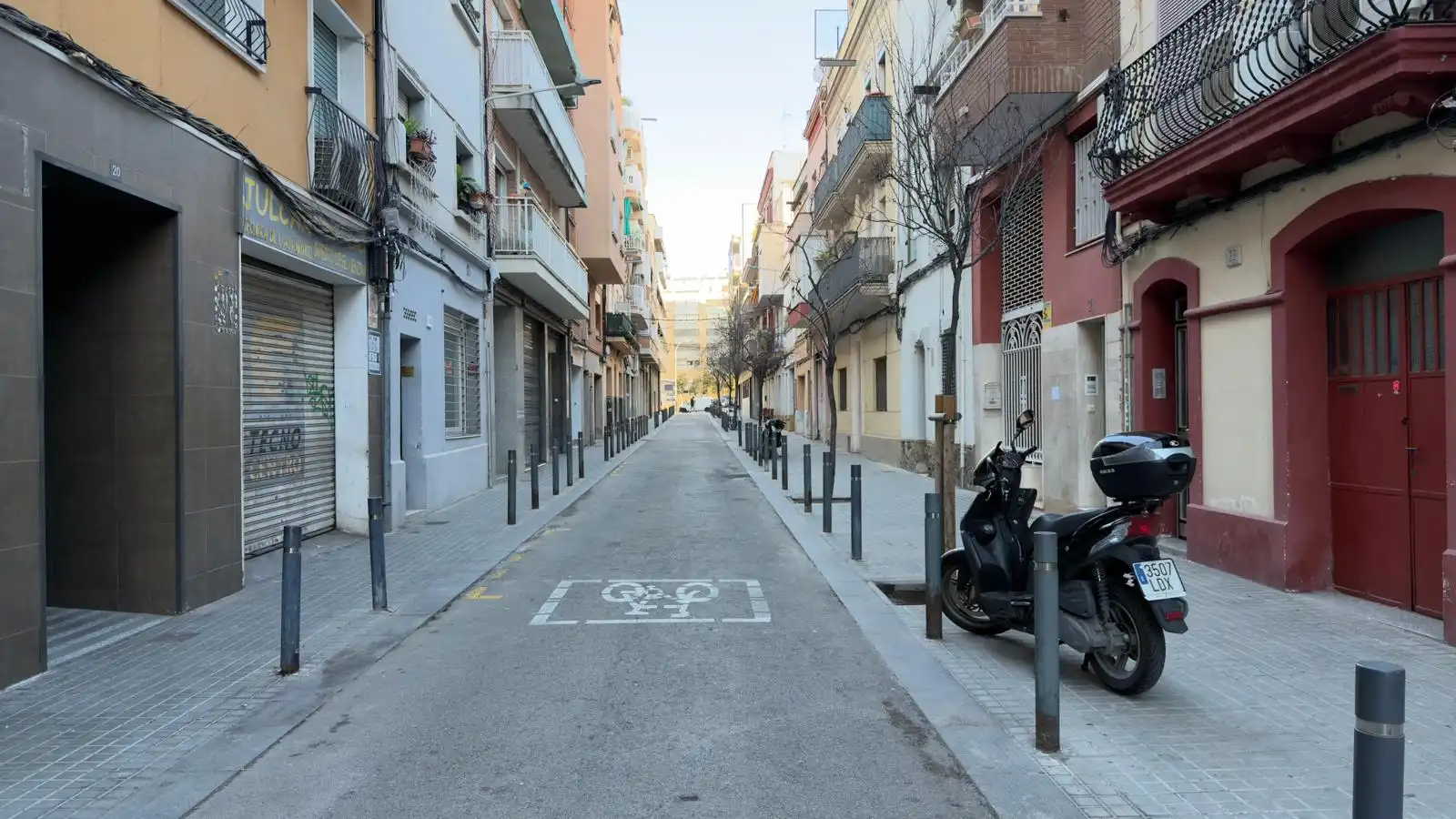 Exterior view of Office for rent in L'Hospitalet de Llobregat  with Air Conditioner and Heating