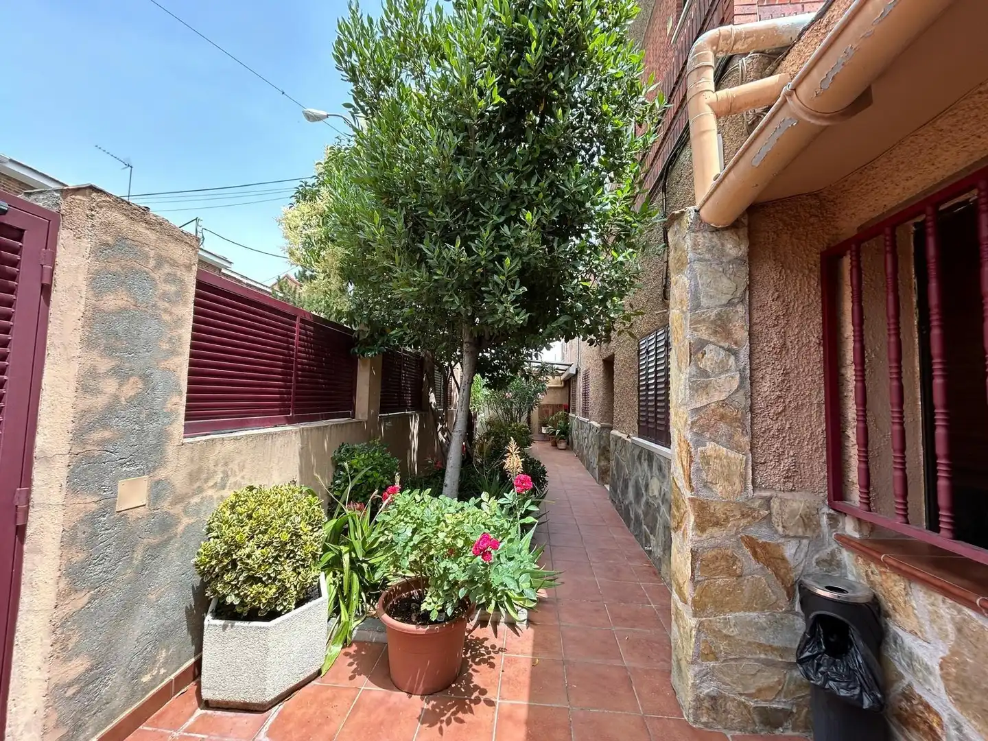 Vista exterior de Casa o xalet en venda en Madrid amb Calefacció i Terrassa