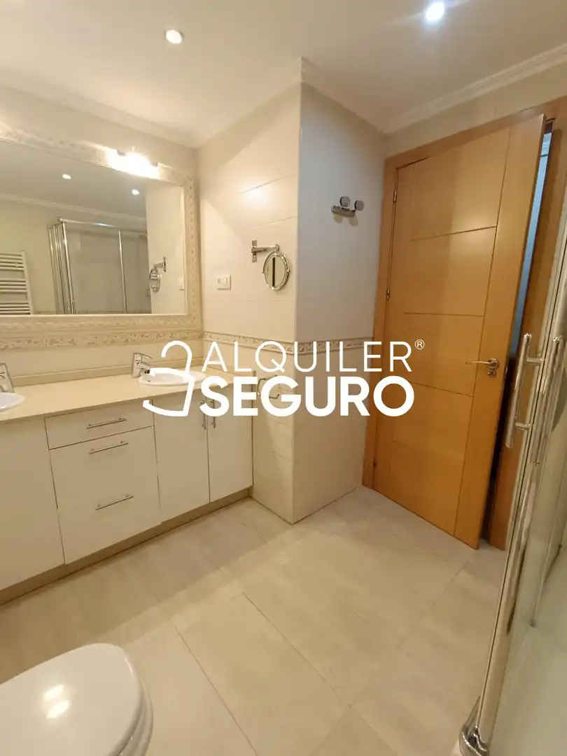 Baño de Piso de alquiler en Getafe con Calefacción, Terraza y Amueblado