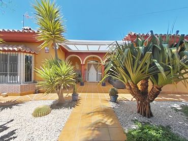 Flat with pool for sale in Las Lagunas - Campano