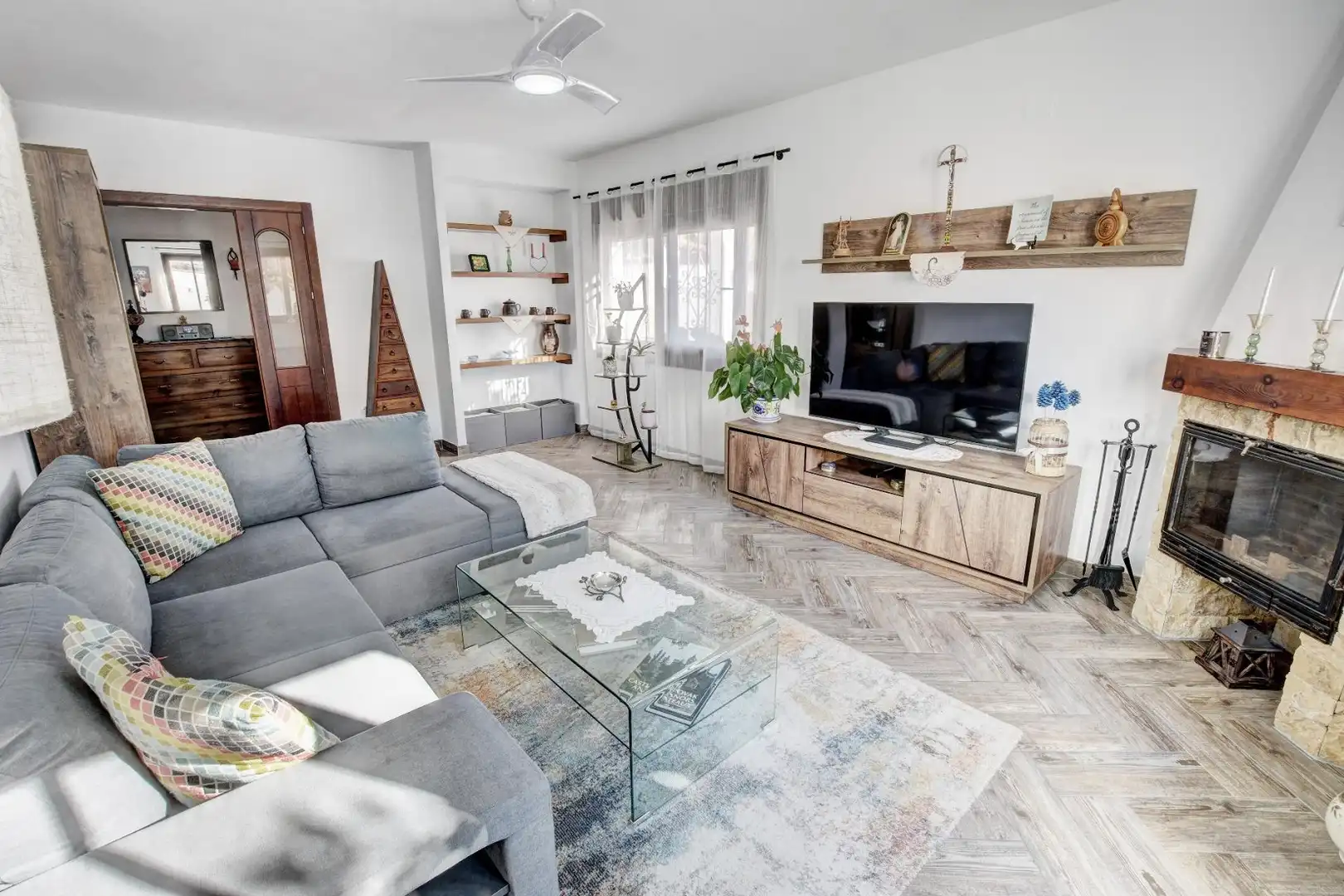 Sala d'estar de Casa o xalet en venda en Benalmádena amb Aire condicionat, Terrassa i Traster