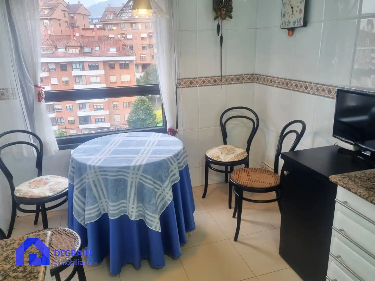 Schlafzimmer von Wohnung zur Miete in Oviedo  mit Heizung