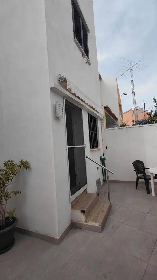 Vista exterior de Casa o chalet en venta en Tavernes de la Valldigna con Calefacción, Terraza y Amueblado