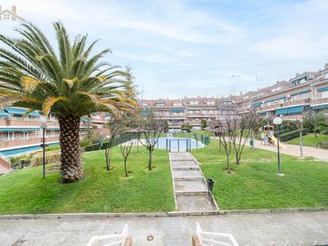 Duplex avec balcon à vendre à Calle Alondra 1