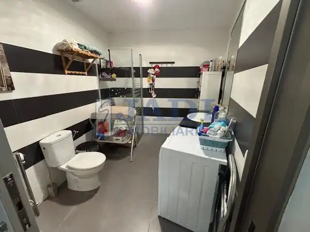 Bathroom of Commercial properties for sale in Santa Cruz de Mudela  with Air Conditioner