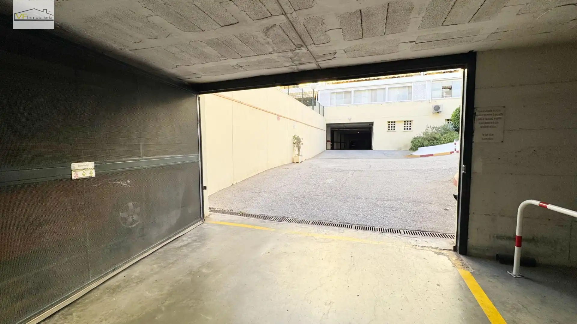 Aparcament de Pis de lloguer en Rincón de la Victoria amb Terrassa i Piscina comunitària