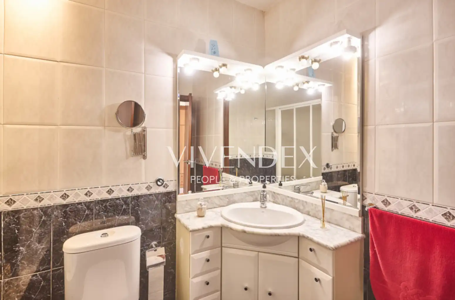 Baño de Casa adosada en venta en Viladecans con Calefacción, Jardín privado y Terraza