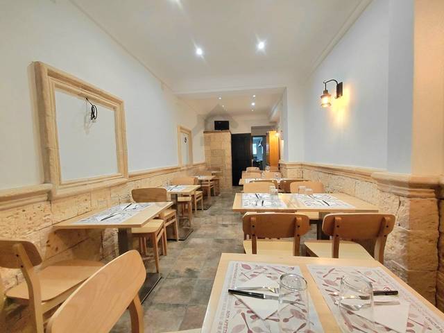 Local comercial en Alquiler en Calle Javier Esteban Indart en Pinar - Anaka - Belaskoenea