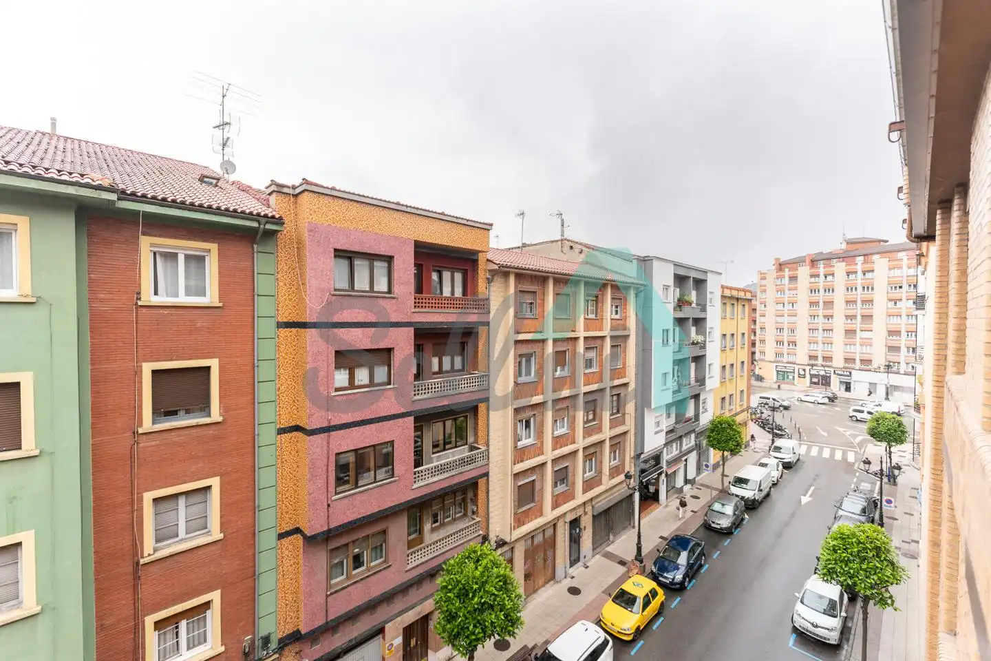 Vista exterior de Piso de alquiler en Oviedo  con Calefacción, Parquet y Terraza
