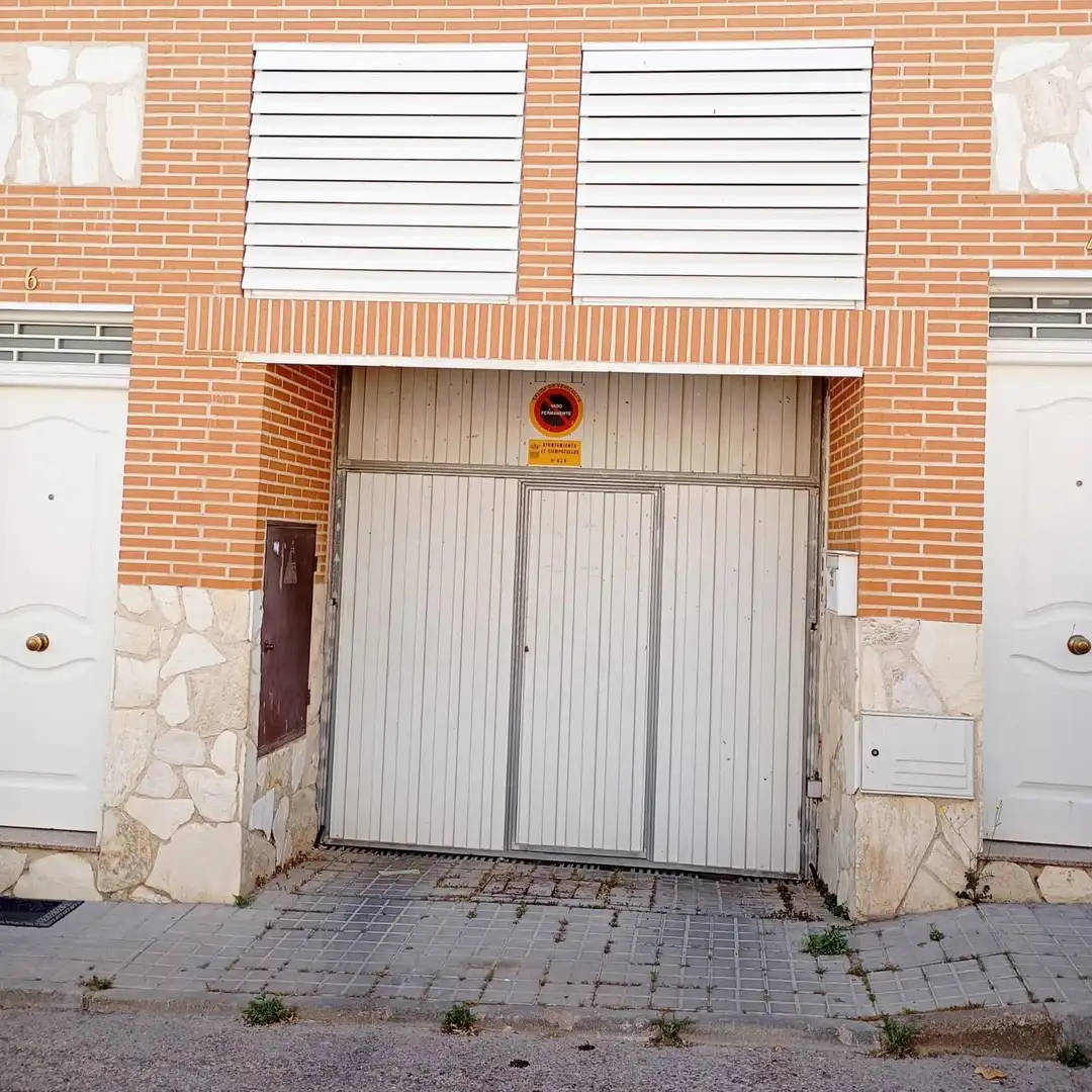 Aparcament de Casa adosada en venda en Ciempozuelos amb Aire condicionat, Calefacció i Terrassa