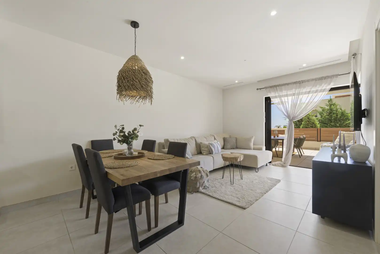Sala d'estar de Planta baixa en venda en Mijas amb Aire condicionat, Terrassa i Piscina