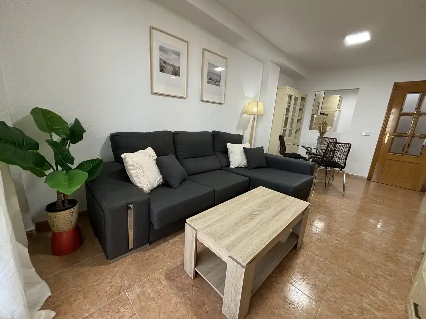 Sala d'estar de Pis en venda en Roquetas de Mar amb Aire condicionat, Piscina i Balcó