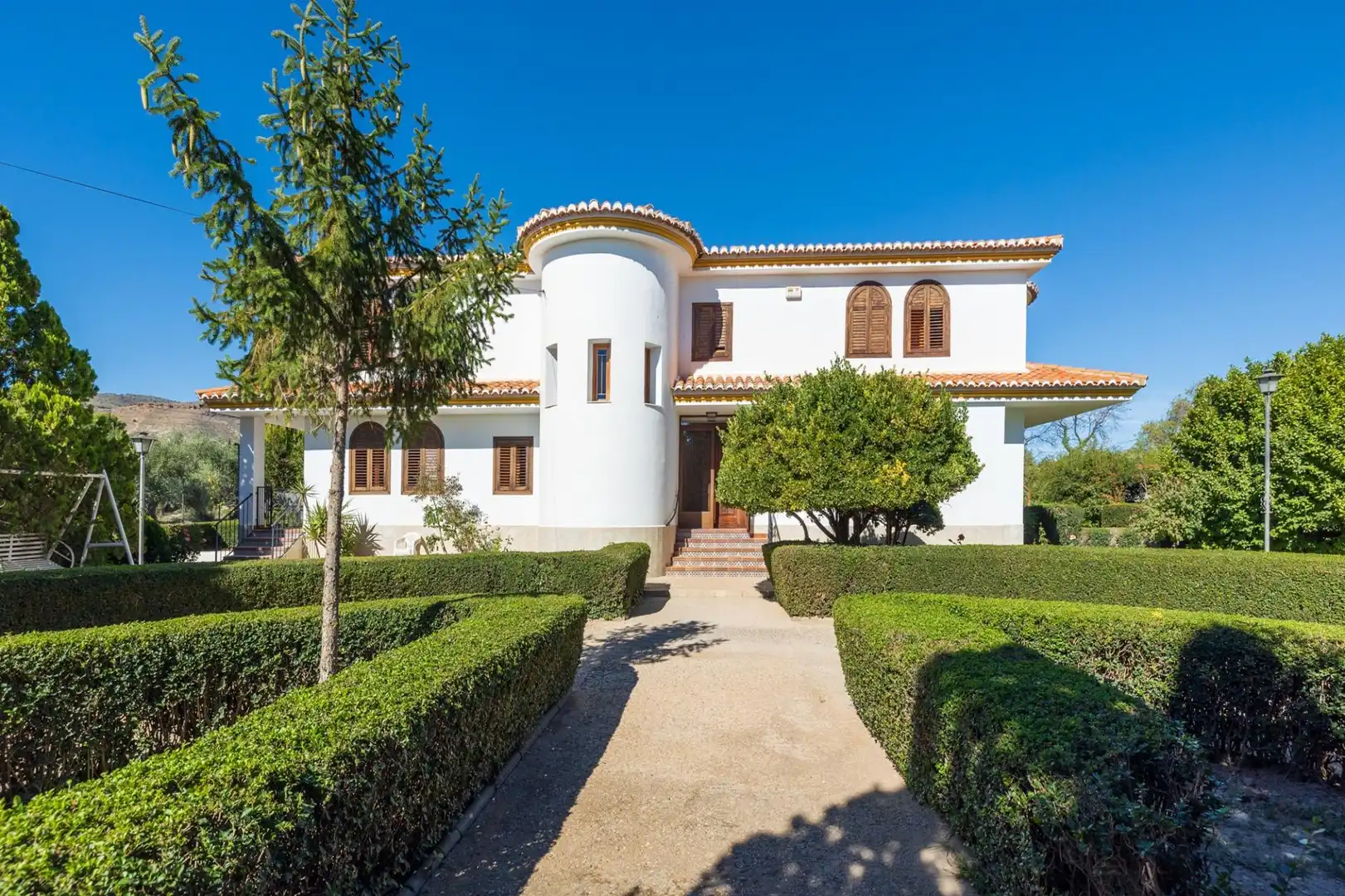 Vista exterior de Casa o xalet en venda en Baza amb Aire condicionat, Calefacció i Jardí privat
