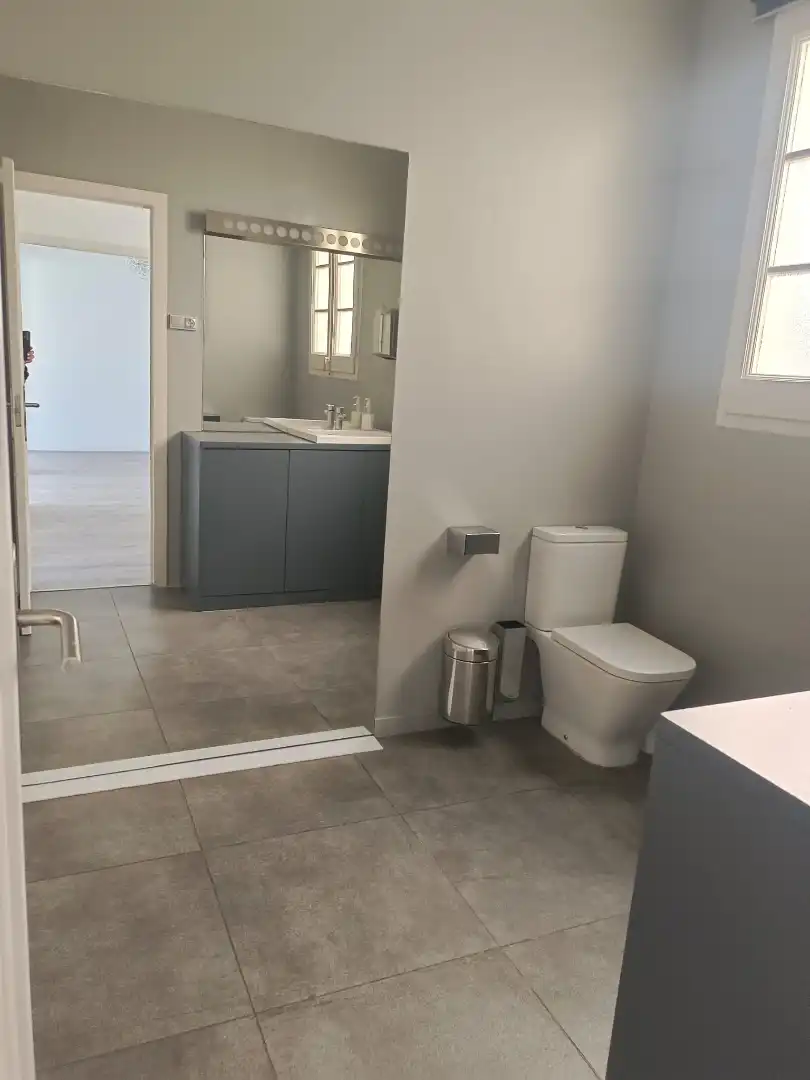 Bathroom of Office for rent in Barcelona